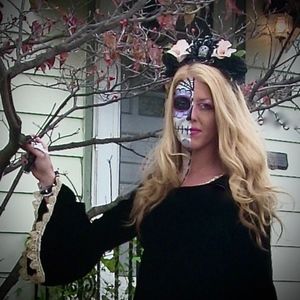 Meet your Posher, Jennifer / Dreadful Dolls